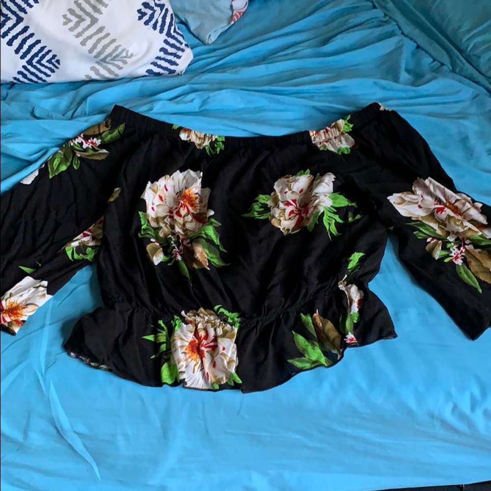 Off the shoulder floral top!
